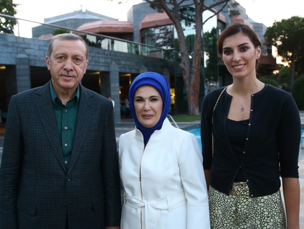 Foto - Cumhurbaşkanı Erdoğan, sporcu ve sanatçılarla birlikte iftar yaptı