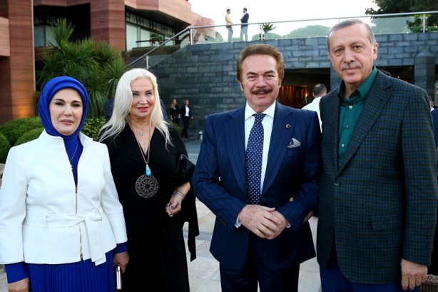 Foto - Cumhurbaşkanı Erdoğan, sporcu ve sanatçılarla birlikte iftar yaptı