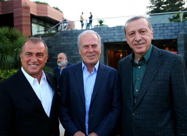 Foto - Cumhurbaşkanı Erdoğan, sporcu ve sanatçılarla birlikte iftar yaptı