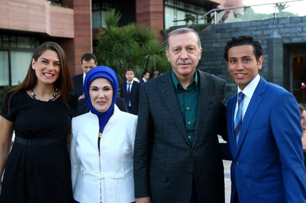 Foto - Cumhurbaşkanı Erdoğan, sporcu ve sanatçılarla birlikte iftar yaptı