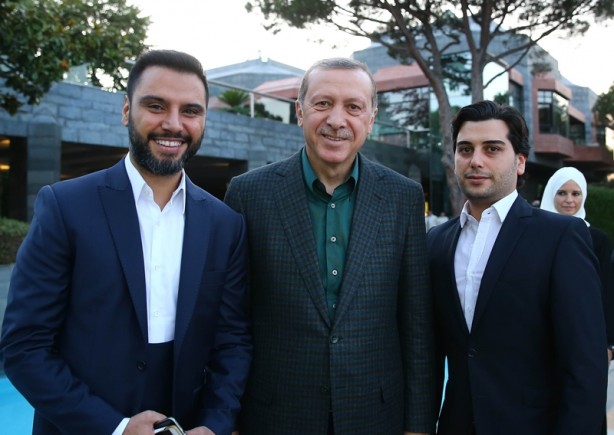 Foto - Cumhurbaşkanı Erdoğan, sporcu ve sanatçılarla birlikte iftar yaptı