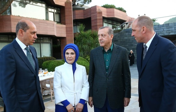 Foto - Cumhurbaşkanı Erdoğan, sporcu ve sanatçılarla birlikte iftar yaptı