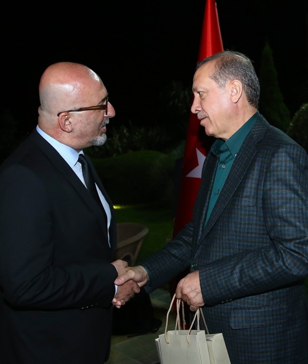 Foto - Cumhurbaşkanı Erdoğan, sporcu ve sanatçılarla birlikte iftar yaptı