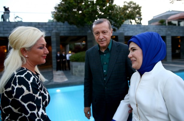Foto - Cumhurbaşkanı Erdoğan, sporcu ve sanatçılarla birlikte iftar yaptı