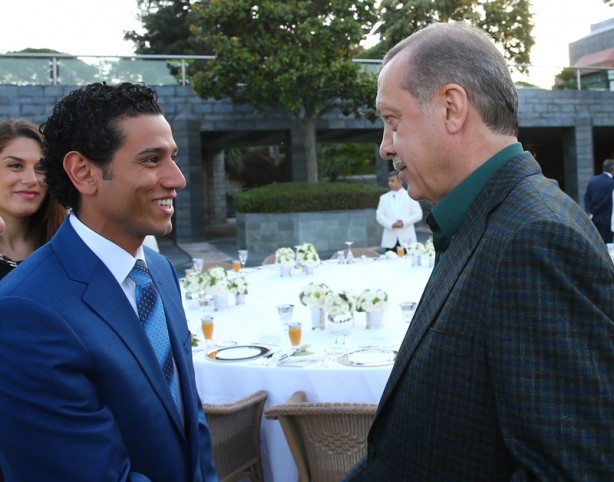 Foto - Cumhurbaşkanı Erdoğan, sporcu ve sanatçılarla birlikte iftar yaptı