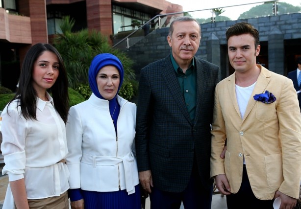 Foto - Cumhurbaşkanı Erdoğan, sporcu ve sanatçılarla birlikte iftar yaptı