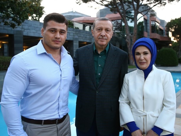 Foto - Cumhurbaşkanı Erdoğan, sporcu ve sanatçılarla birlikte iftar yaptı