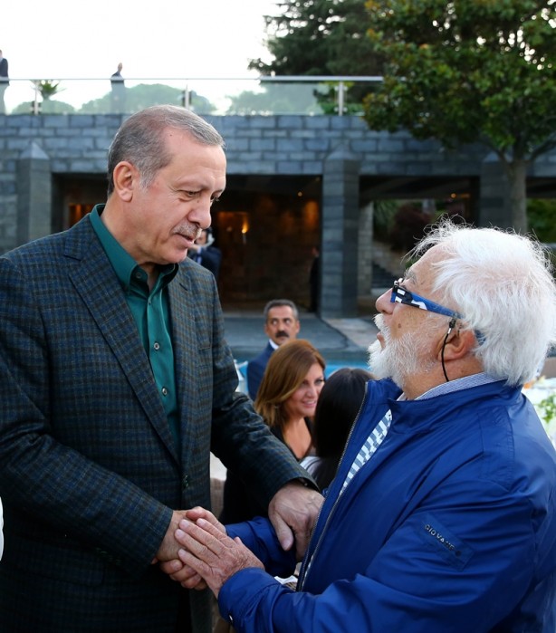 Foto - Cumhurbaşkanı Erdoğan, sporcu ve sanatçılarla birlikte iftar yaptı