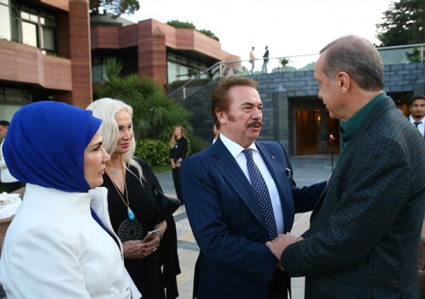 Foto - Cumhurbaşkanı Erdoğan, sporcu ve sanatçılarla birlikte iftar yaptı