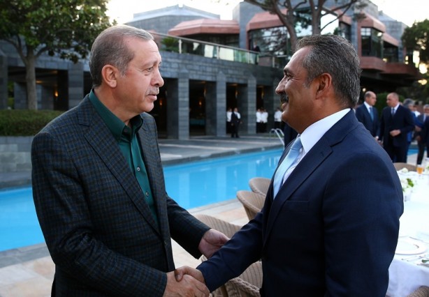 Foto - Cumhurbaşkanı Erdoğan, sporcu ve sanatçılarla birlikte iftar yaptı