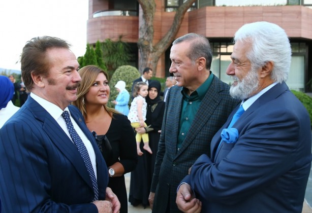 Foto - Cumhurbaşkanı Erdoğan, sporcu ve sanatçılarla birlikte iftar yaptı