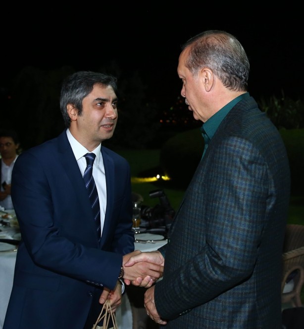 Foto - Cumhurbaşkanı Erdoğan, sporcu ve sanatçılarla birlikte iftar yaptı