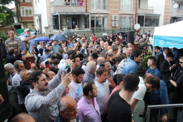 Foto - Cumhurbaşkanı Erdoğan, Sude Naz'ın cenazesine katıldı