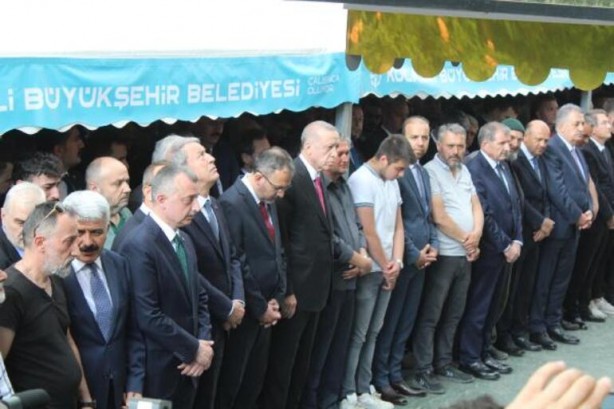 Foto - Cumhurbaşkanı Erdoğan, Sude Naz'ın cenazesine katıldı