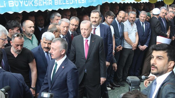 Foto - Cumhurbaşkanı Erdoğan, Sude Naz'ın cenazesine katıldı