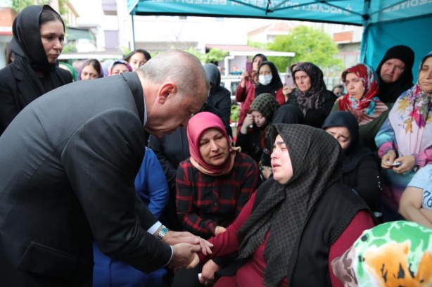Foto - Cumhurbaşkanı Erdoğan, Sude Naz'ın cenazesine katıldı