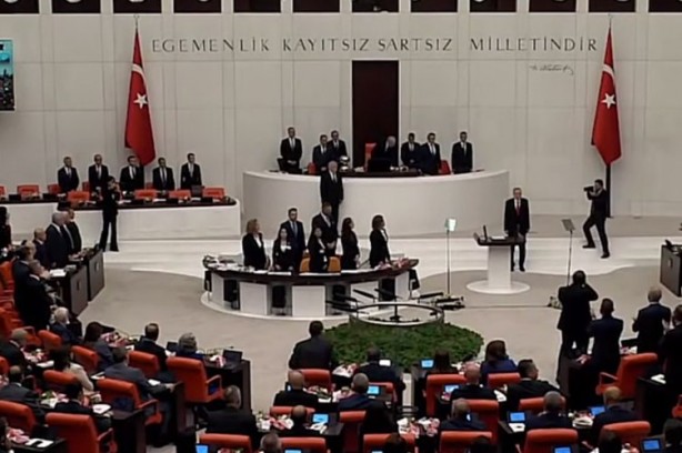 Foto - Cumhurbaşkanı Erdoğan TBMM'ye girerken CHP ve HDP'den skandal!