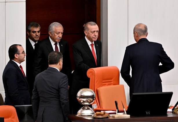 Foto - Cumhurbaşkanı Erdoğan TBMM'ye girerken CHP ve HDP'den skandal!