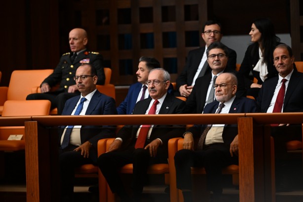 Foto - Cumhurbaşkanı Erdoğan TBMM'ye girerken CHP ve HDP'den skandal!