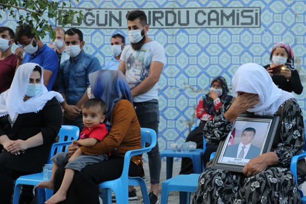 Foto - Cumhurbaşkanı Erdoğan terör örgütü PKK'nın katlettiği işçinin ailesiyle görüştü