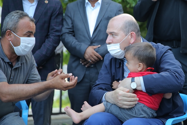 Foto - Cumhurbaşkanı Erdoğan terör örgütü PKK'nın katlettiği işçinin ailesiyle görüştü