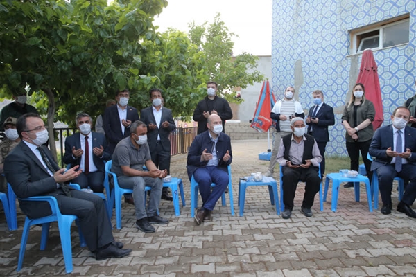Foto - Cumhurbaşkanı Erdoğan terör örgütü PKK'nın katlettiği işçinin ailesiyle görüştü