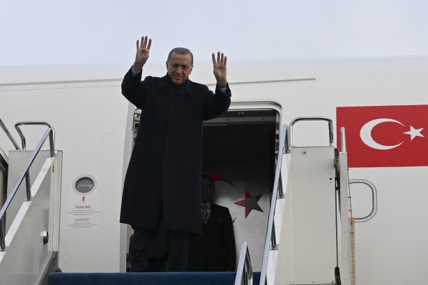 Foto - Cumhurbaşkanı Erdoğan, TOGG'u hediye etti ve yola çıktı! TOGG sürprizi...