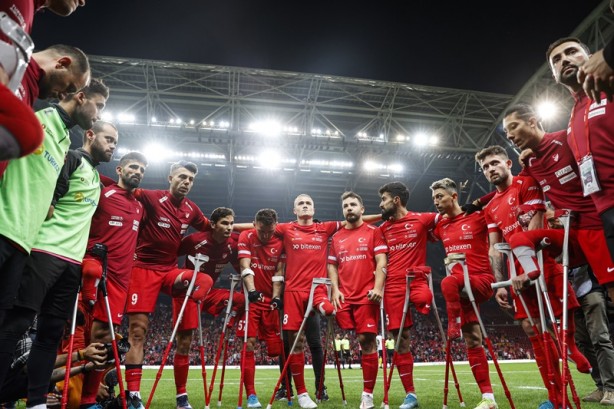 Foto - Cumhurbaşkanı Erdoğan, Türkiye-Angola maçını izledi