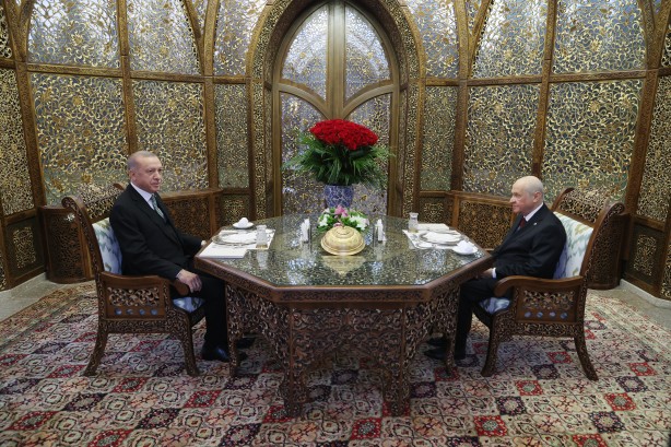 Cumhurbaşkanı Erdoğan, MHP lideri Bahçeli ile Özbek Otağı'nda iftar yaptı