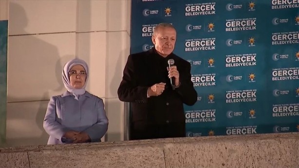 Foto - Cumhurbaşkanı Erdoğan, yenilgiye rağmen balkon konuşmasında neden rahattı? İşin aslı ortaya çıktı! Hep ihanet ettikleri…
