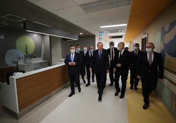 Foto - Cumhurbaşkanı Erdoğan yerli solunum cihazlarını inceledi