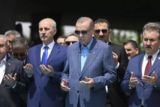 Foto - Cumhurbaşkanı Erdoğan'dan Adnan Menderes'in anıt mezarına ziyaret