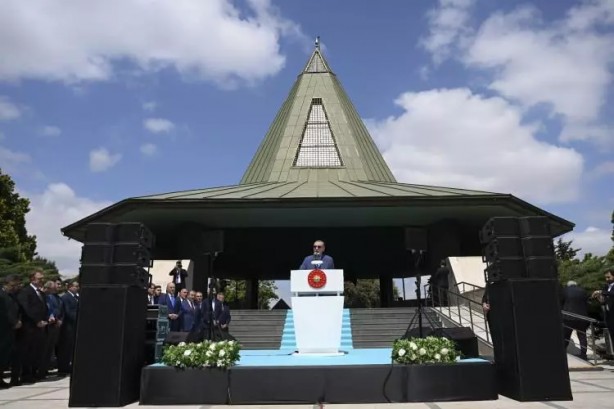 Foto - Cumhurbaşkanı Erdoğan'dan Adnan Menderes'in anıt mezarına ziyaret