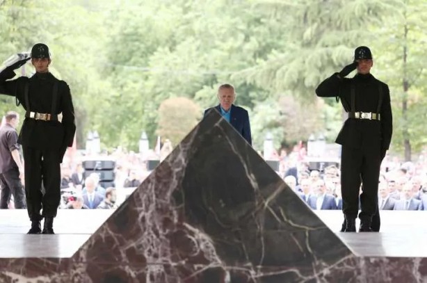 Foto - Cumhurbaşkanı Erdoğan'dan Adnan Menderes'in anıt mezarına ziyaret