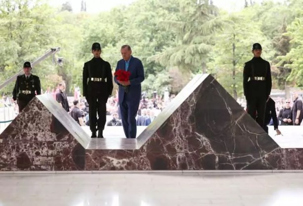 Foto - Cumhurbaşkanı Erdoğan'dan Adnan Menderes'in anıt mezarına ziyaret