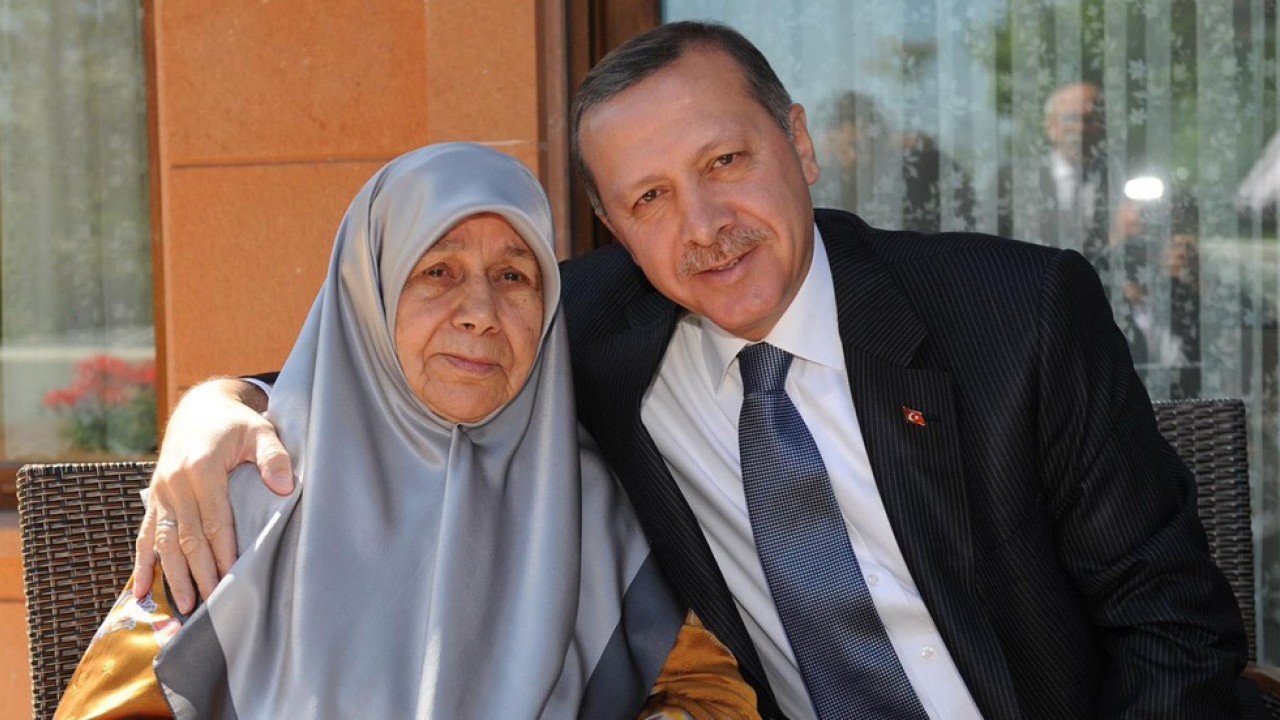 Cumhurbaşkanı Erdoğan'dan Anneler Günü mesajı: Annelerimizin gayretleriyle 'Türkiye Yüzyılı' idealimize ulaşacağız