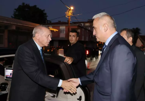 Foto - Cumhurbaşkanı Erdoğan'dan Cem Evi'ne Muharrem ayı ziyareti! Dikkat çeken kareler!
