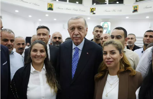 Foto - Cumhurbaşkanı Erdoğan'dan Cem Evi'ne Muharrem ayı ziyareti! Dikkat çeken kareler!