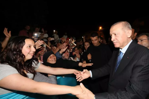 Foto - Cumhurbaşkanı Erdoğan'dan Cem Evi'ne Muharrem ayı ziyareti! Dikkat çeken kareler!