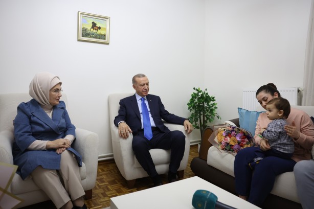 Foto - Cumhurbaşkanı Erdoğan'dan depremzede aileye ziyaret
