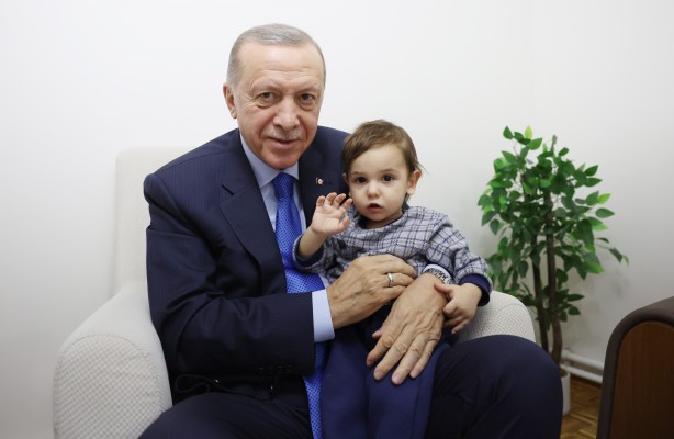 Foto - Cumhurbaşkanı Erdoğan'dan depremzede aileye ziyaret