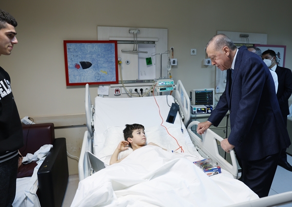 Foto - Cumhurbaşkanı Erdoğan'dan depremzedelere ziyaret
