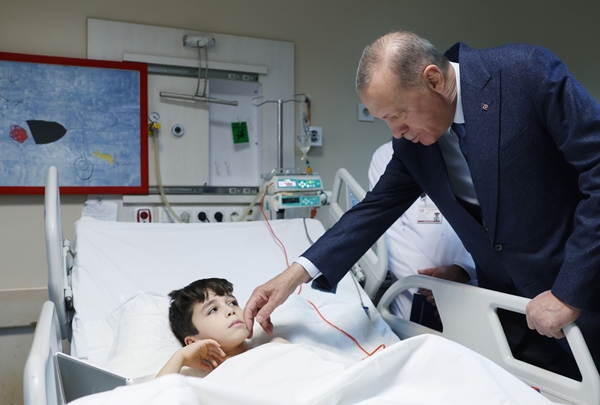 Foto - Cumhurbaşkanı Erdoğan'dan depremzedelere ziyaret