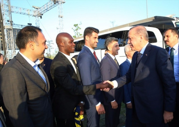 Foto - Cumhurbaşkanı Erdoğan'dan gençlik festivaline ilgi