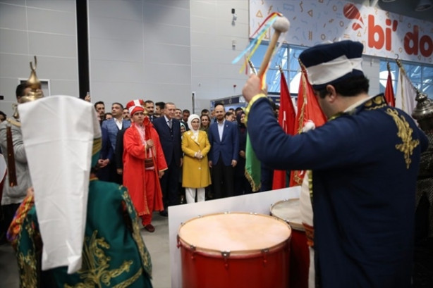 Foto - Cumhurbaşkanı Erdoğan'dan gençlik festivaline ilgi