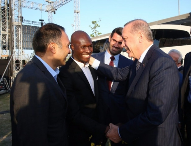 Foto - Cumhurbaşkanı Erdoğan'dan gençlik festivaline ilgi