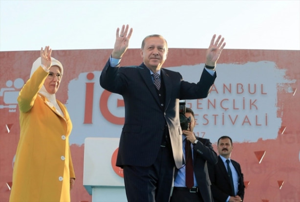 Foto - Cumhurbaşkanı Erdoğan'dan gençlik festivaline ilgi