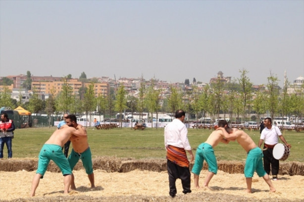 Foto - Cumhurbaşkanı Erdoğan'dan gençlik festivaline ilgi