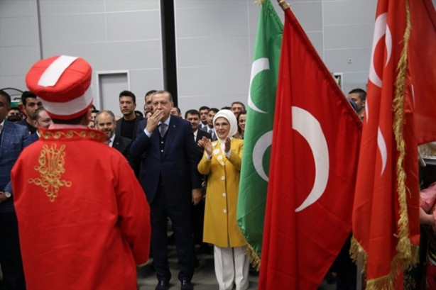 Foto - Cumhurbaşkanı Erdoğan'dan gençlik festivaline ilgi