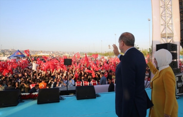 Foto - Cumhurbaşkanı Erdoğan'dan gençlik festivaline ilgi